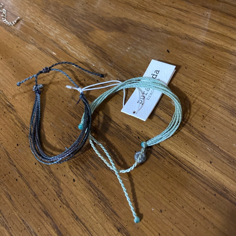 Puts Vida bracelets